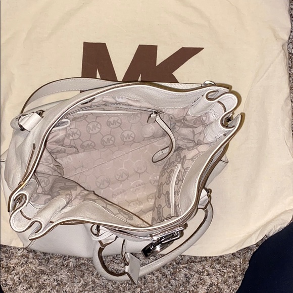 Handbag - Picture 2 of 4